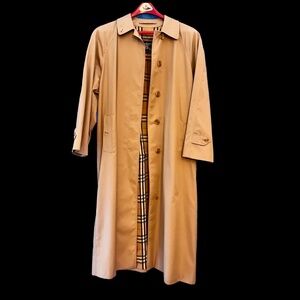 Men’s Burberry Trench Coat / Extra Long